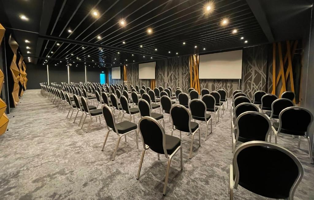 Al  Khoory Sky Garden Hotel image 14